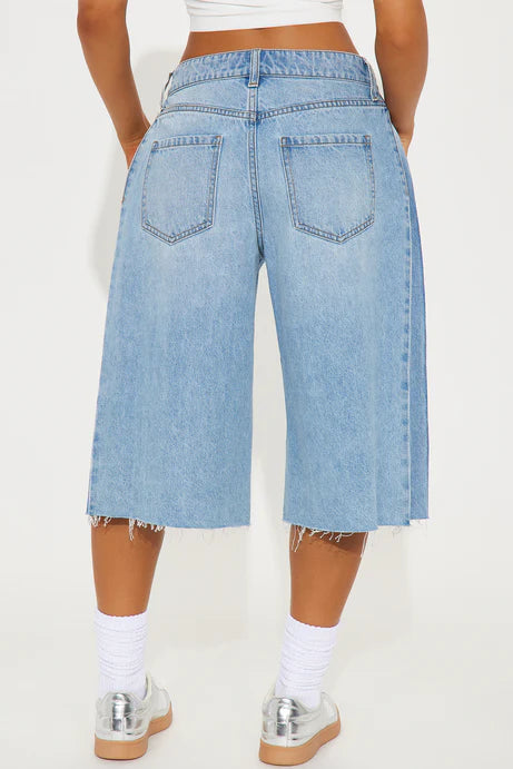 Dion Barrel Jorts (Light Wash)