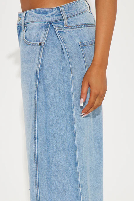 Dion Barrel Jorts (Light Wash)