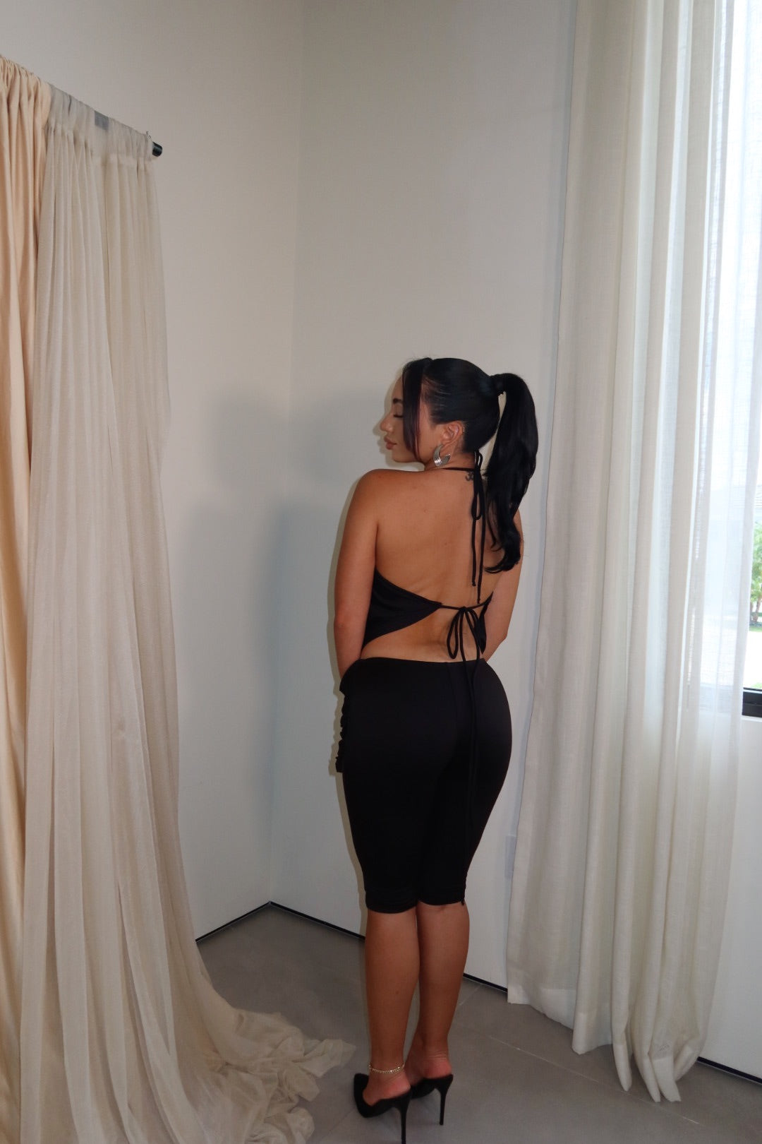 Bec Backless Capri Jumpsuit (Black)